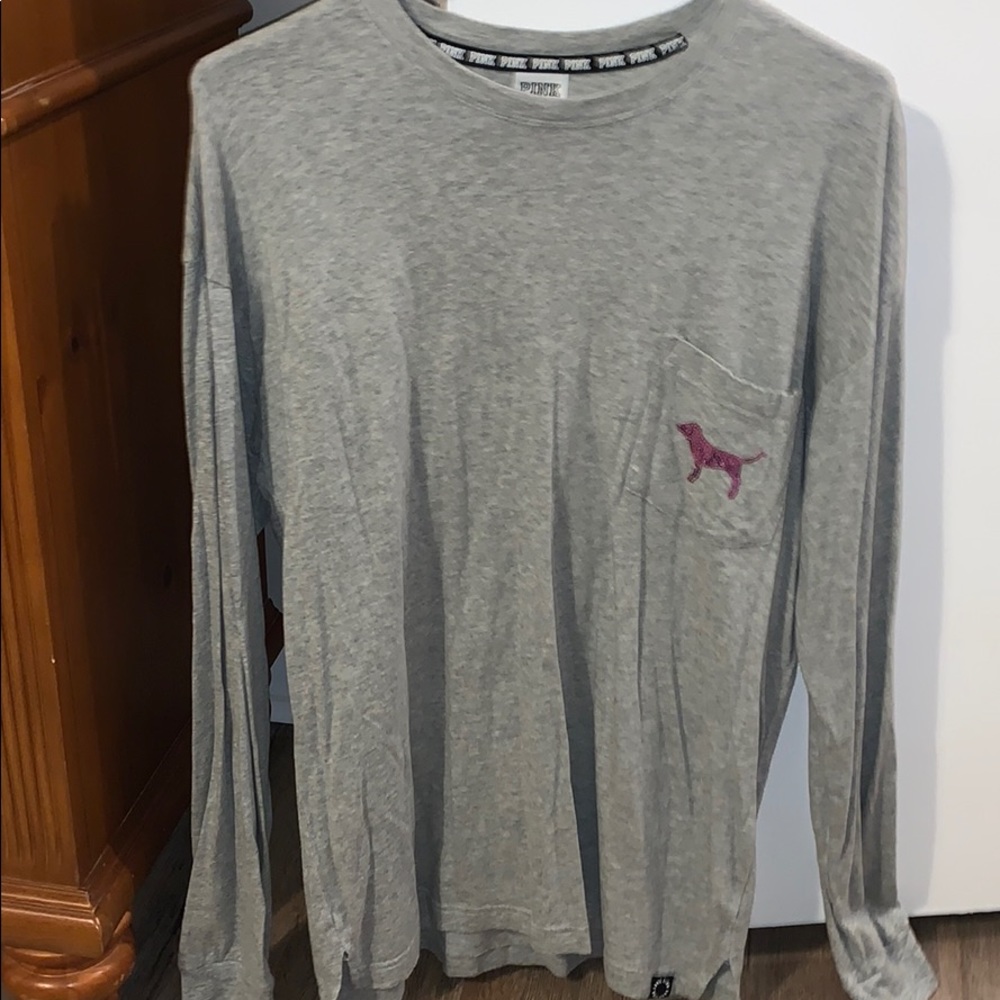 VS gray long sleeve shirt